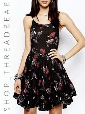 EUC ✵☽Free People☾✵ Ruffly Tiered Lace Up Black Floral Mini Slip Dress | Small